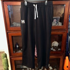 Small Petite Under Armor Women’s sweatpants